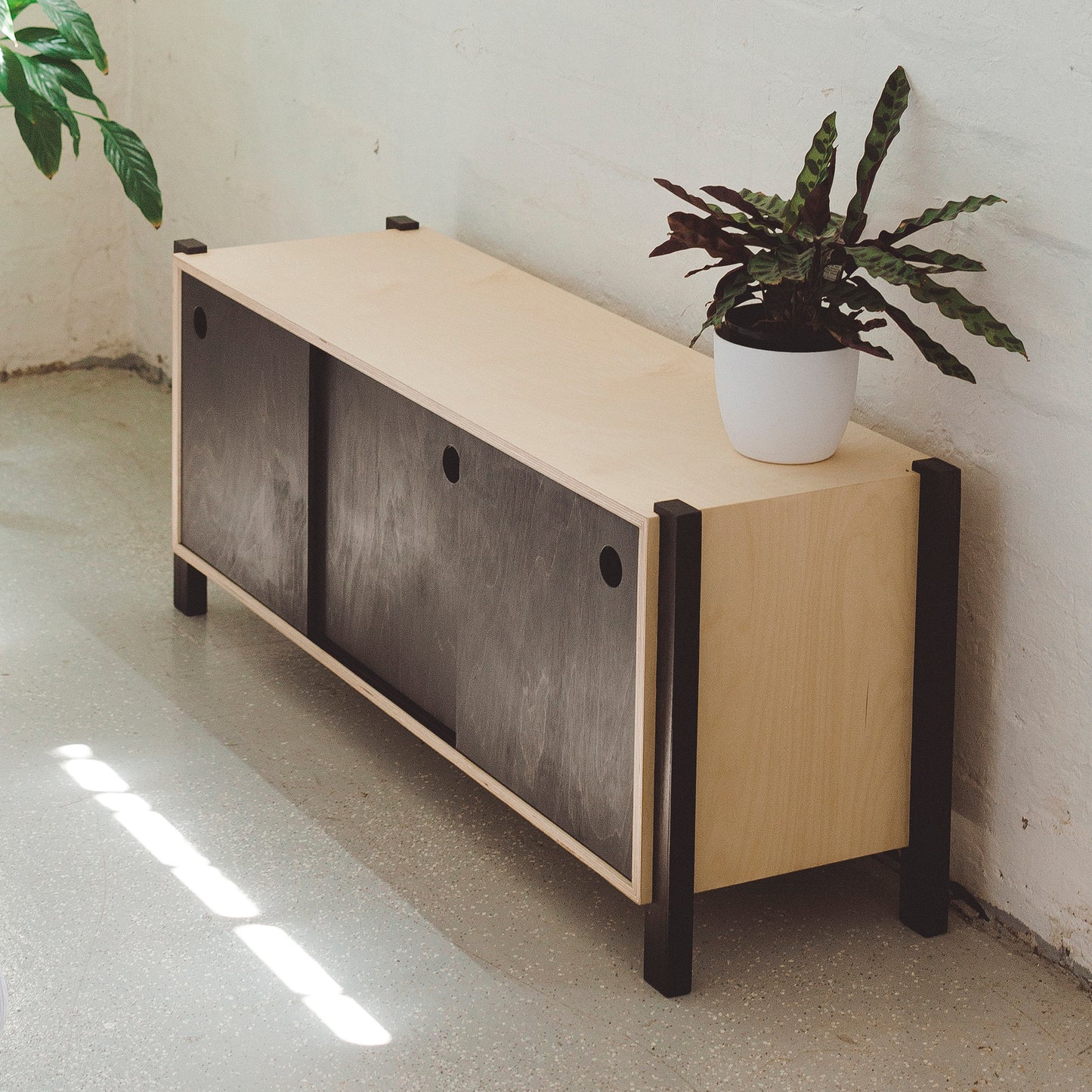 miru TV console