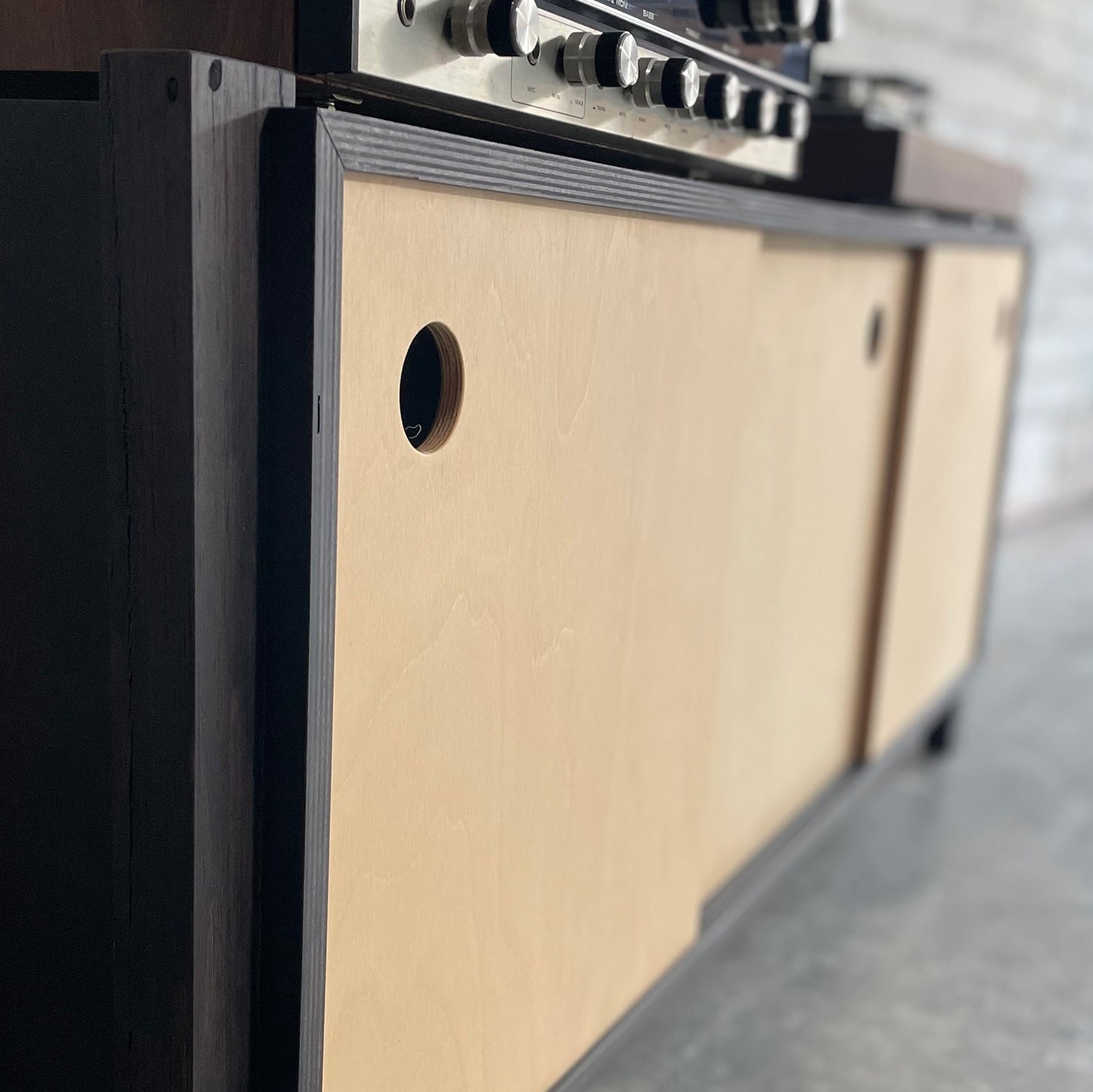 miru TV console