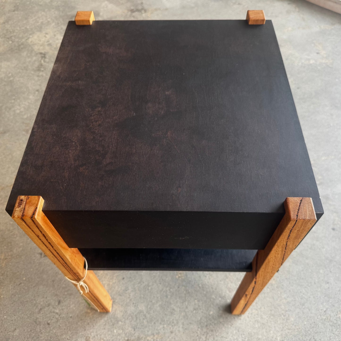 nohda bedside table reverso (ex showroom)