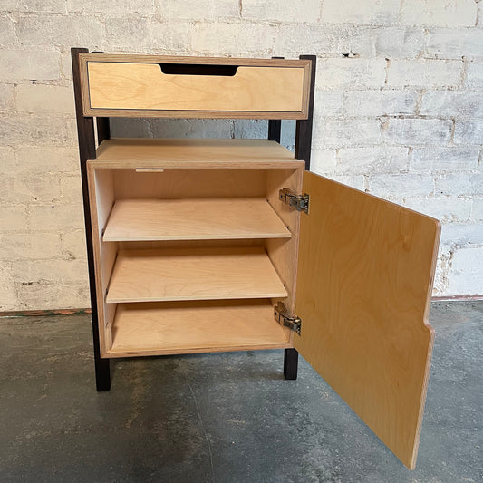 khaba bedside table classic (ex showroom)